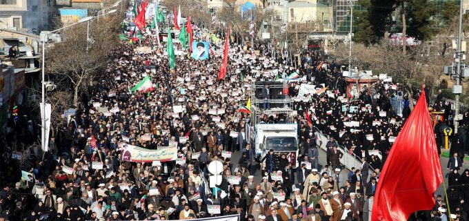 الاحتجاجات الشعبية في إيران .. قراءة في السياقات والدوافع